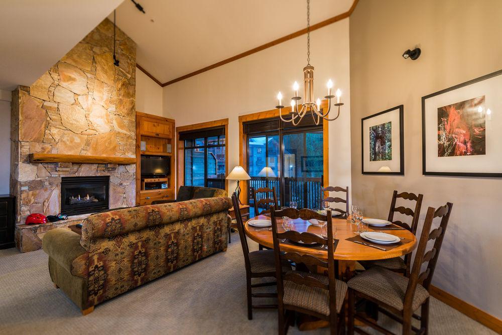 First Tracks Lodge Whistler Exteriér fotografie