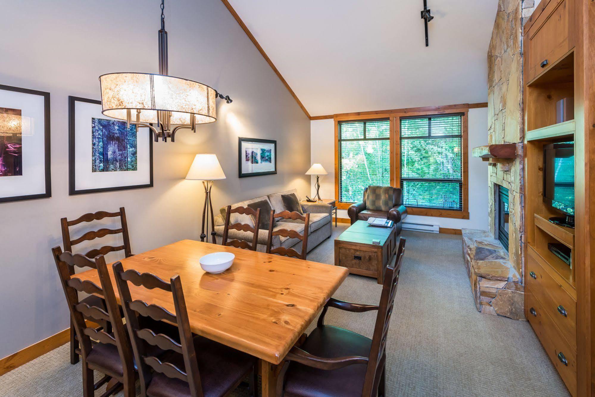 First Tracks Lodge Whistler Exteriér fotografie