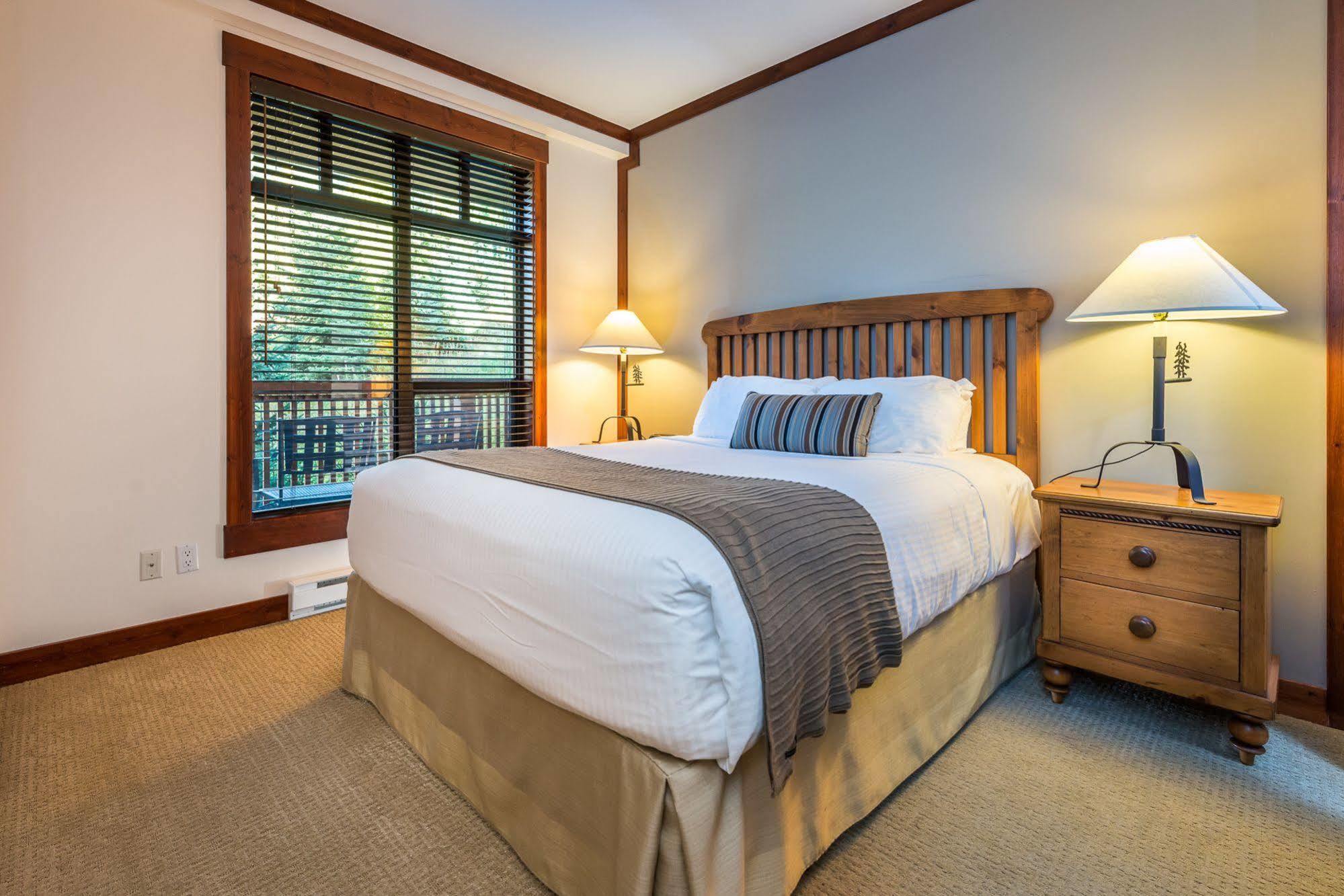 First Tracks Lodge Whistler Exteriér fotografie